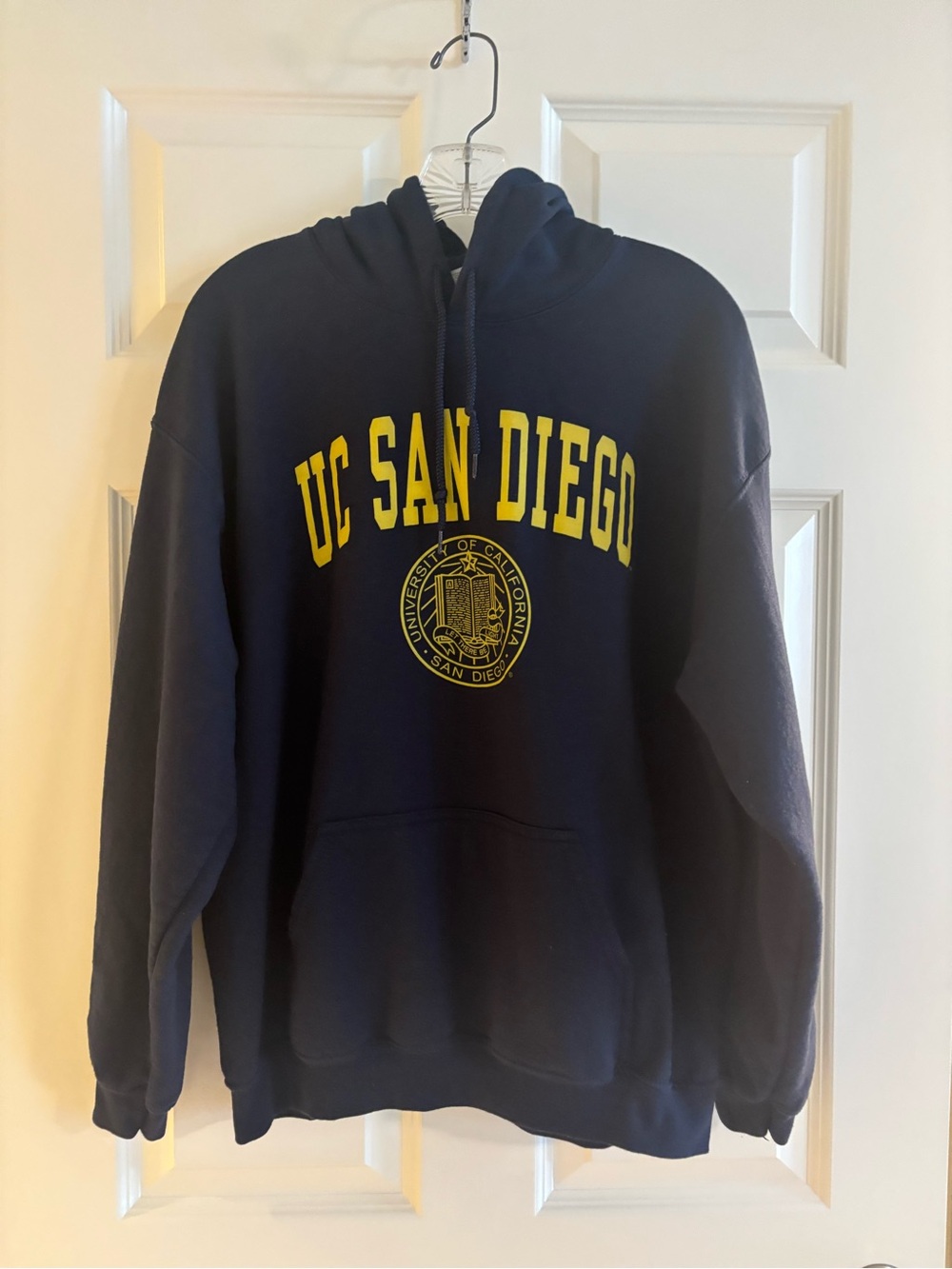 UC San Diego unisex hoodie. Adult Large. Like New Condition.